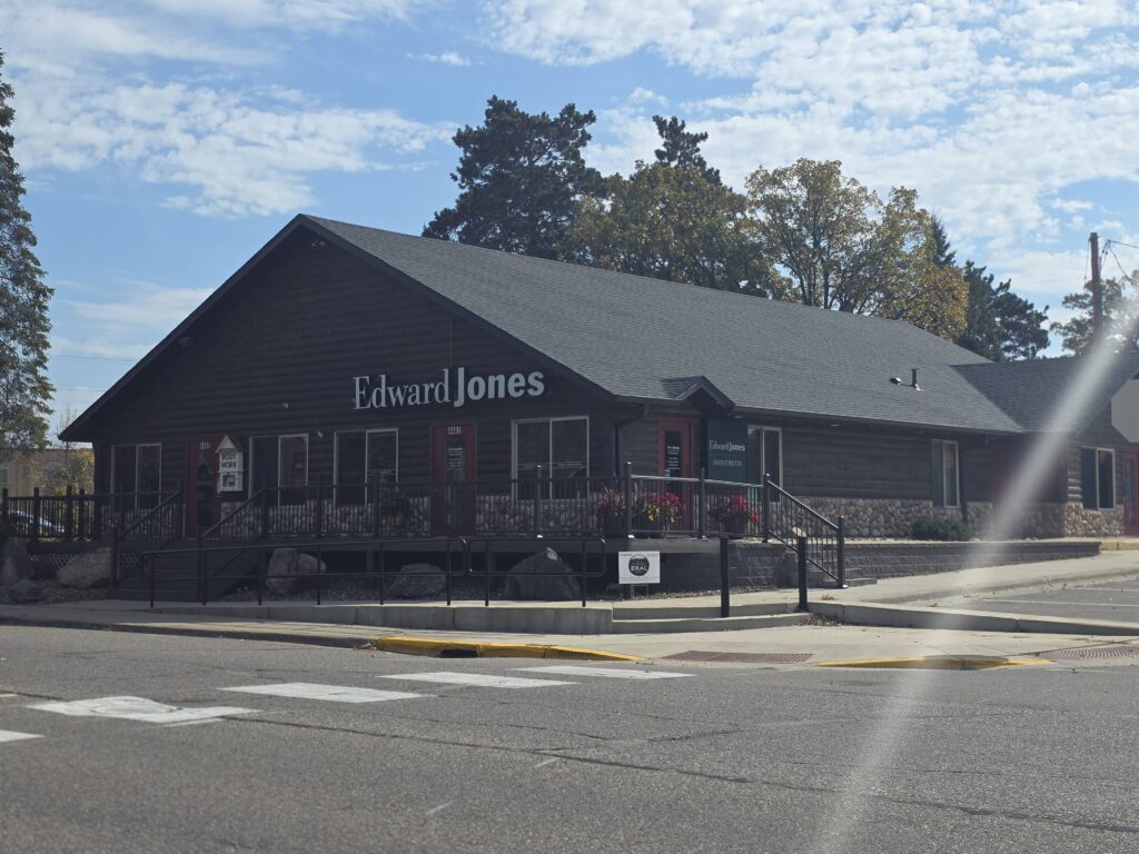 Professional Re Roofing For A Pequot Lakes Office Building Professional Re-roofing For A Pequot Lakes Office Building